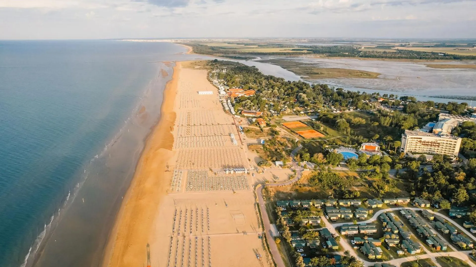 Precious Apartment In Residence With Swimming Pool Bibione Italy